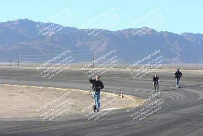 media/Jan-09-2025-Racers Edge (Thu) [[9e316ffd38]]/1-Around the Pits-Track Walk/